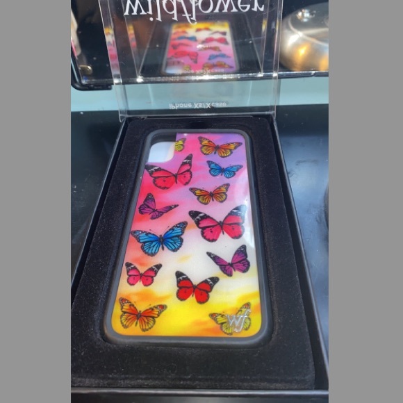 Wildflower iPhone X/Xs Collab - Picture 2 of 5